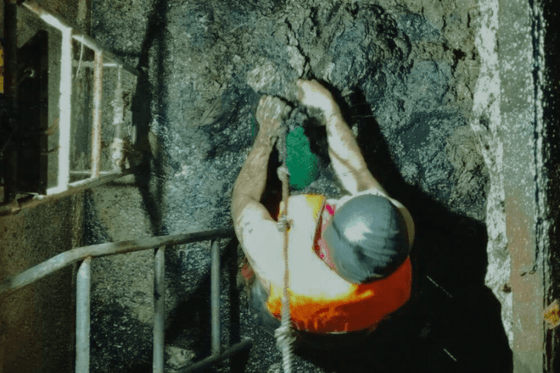 Professional Malabanan siphoning team at work in Cavite